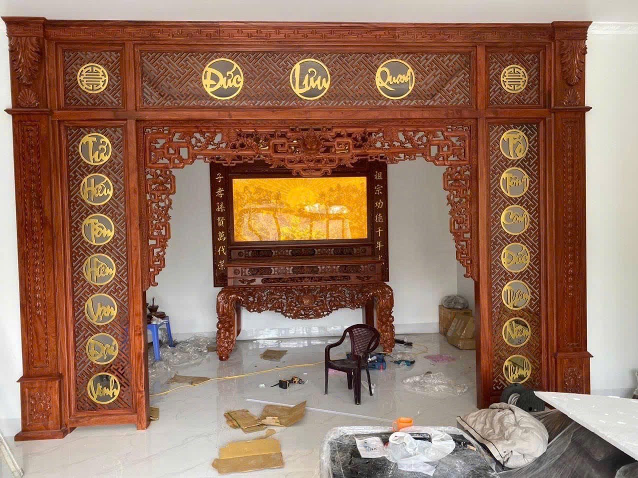 Các mẫu vách ngăn phòng thờ bên cơ sở đã thi công và lắp đặt - Ảnh 2