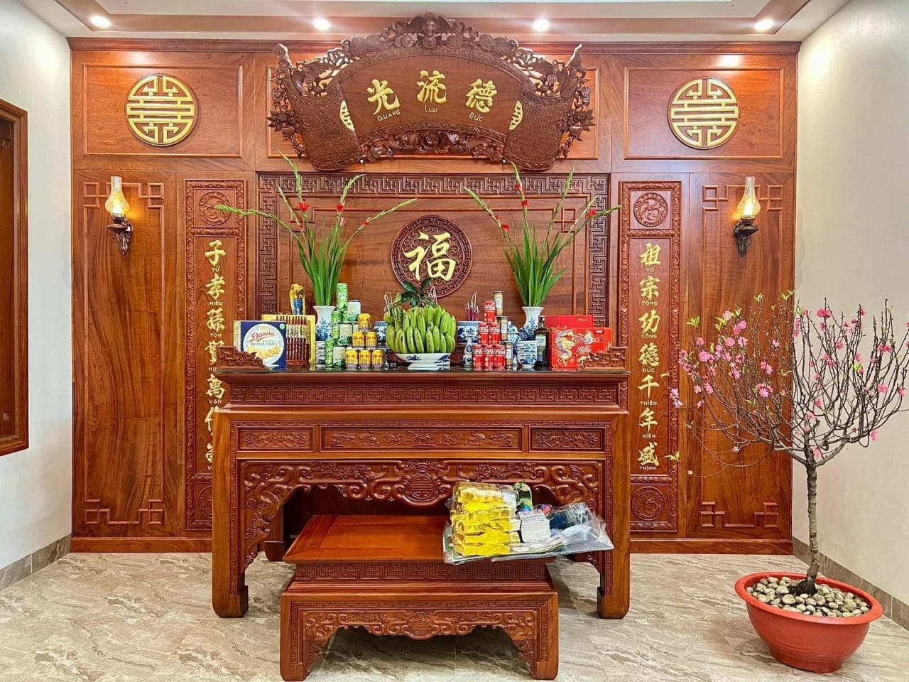 Vách ngăn phòng thờ