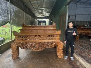 Sập thờ Tam Cấp