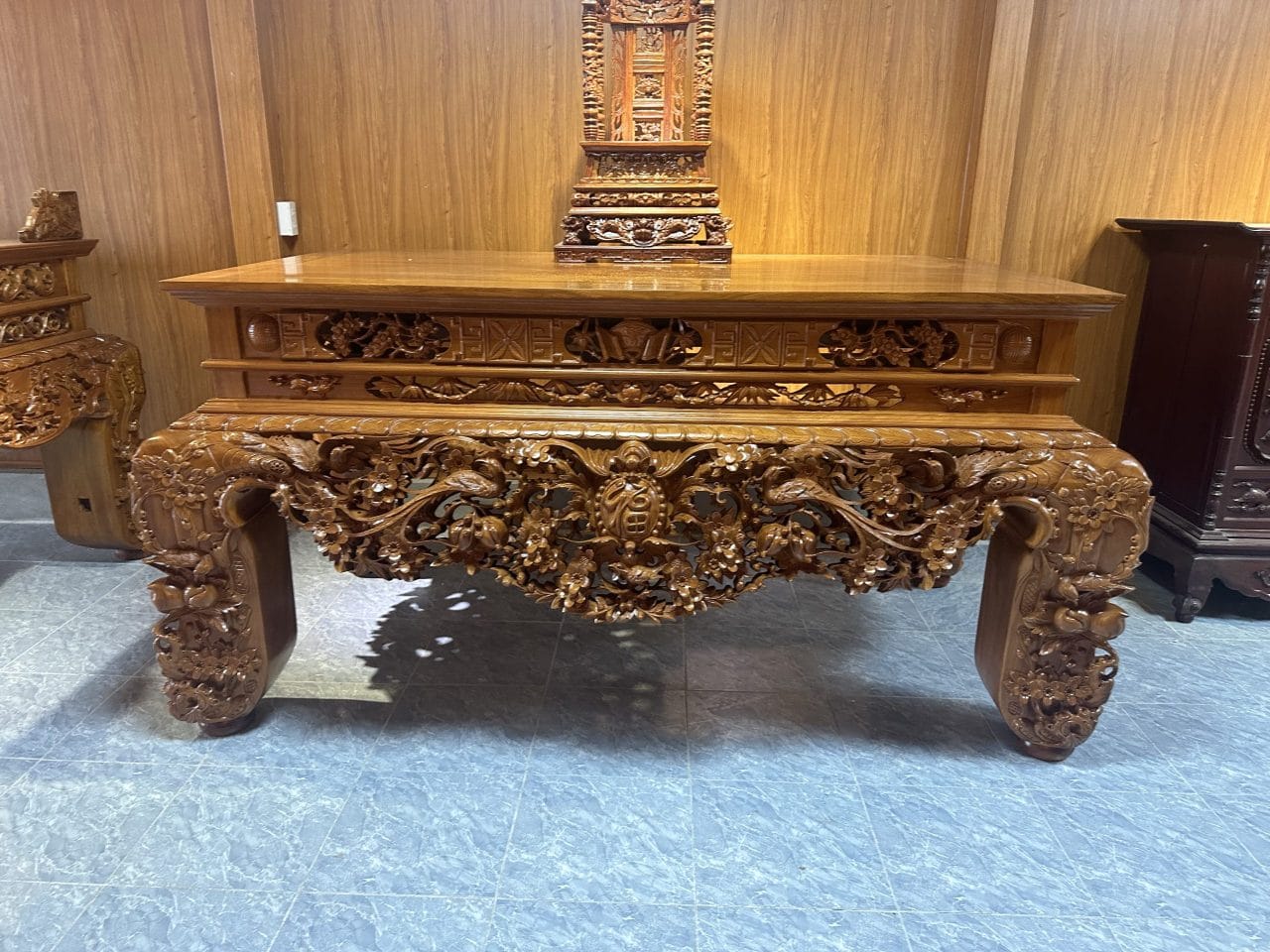 Vua Sập Thờ liền Khối